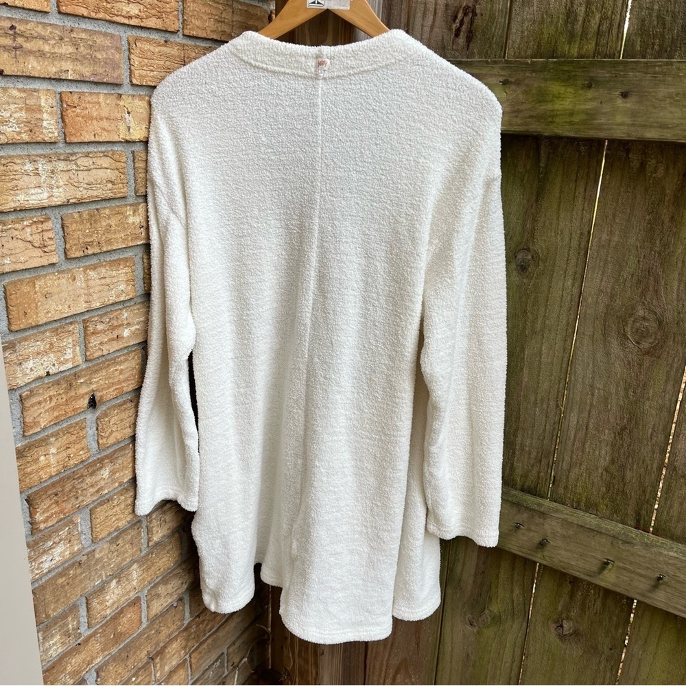 YITTY Cream Fleece Robe - Picture 5 of 6